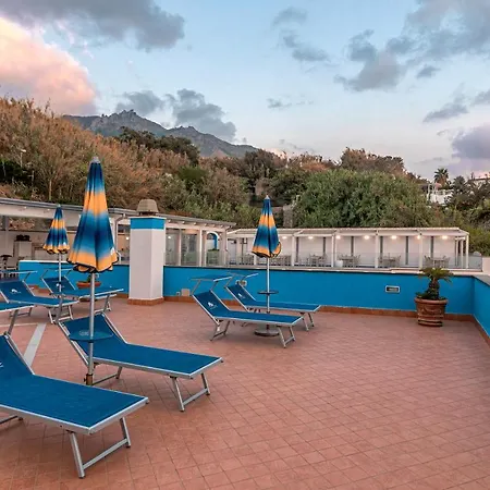 Cava Dell'isola Hotel 3*
