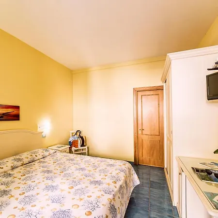 Hotel Cava Dell'isola