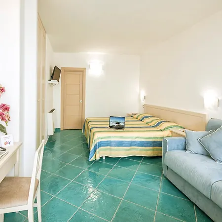 Cava Dell'isola Hotel