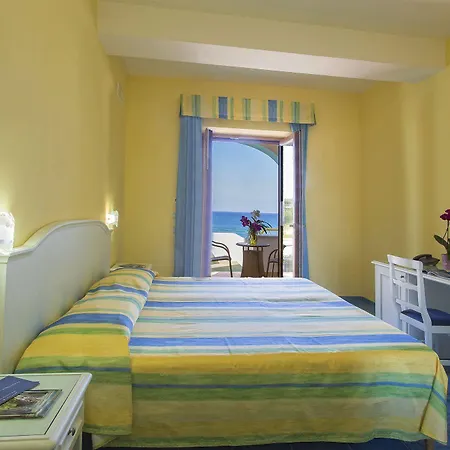 Cava Dell'isola Hotel