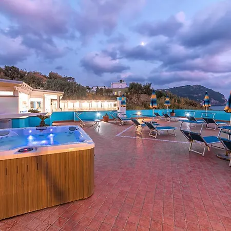 Отель Cava Dell'isola