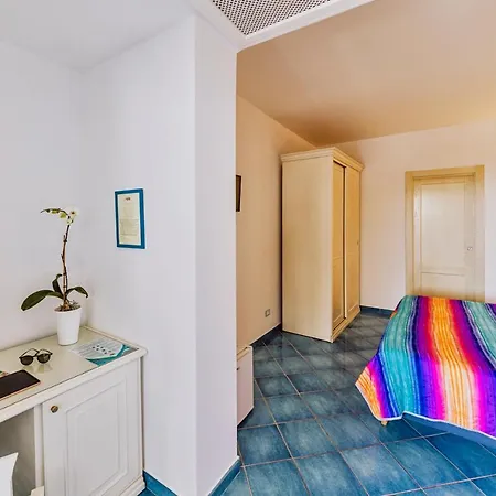 Cava Dell'isola Hotel