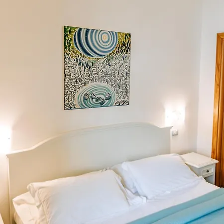 Отель Cava Dell'isola