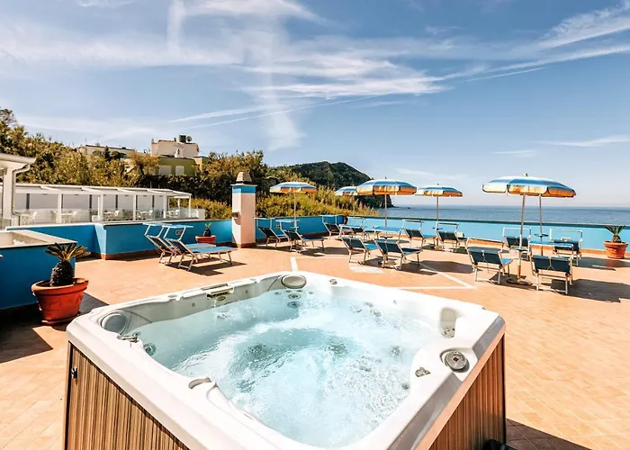 Cava Dell'isola Szálloda 3*