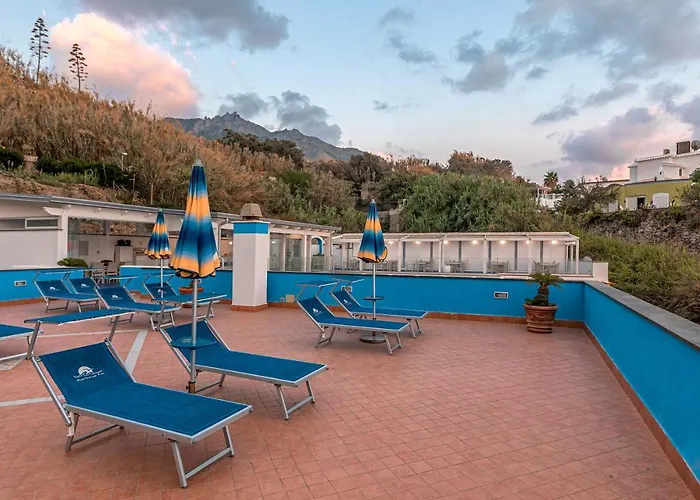 Cava Dell'isola Szálloda 3*