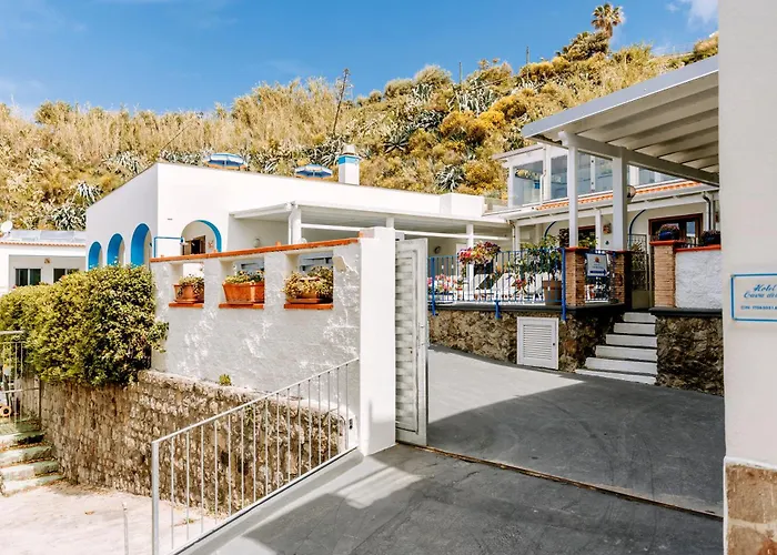 Cava Dell'isola Szálloda 3*