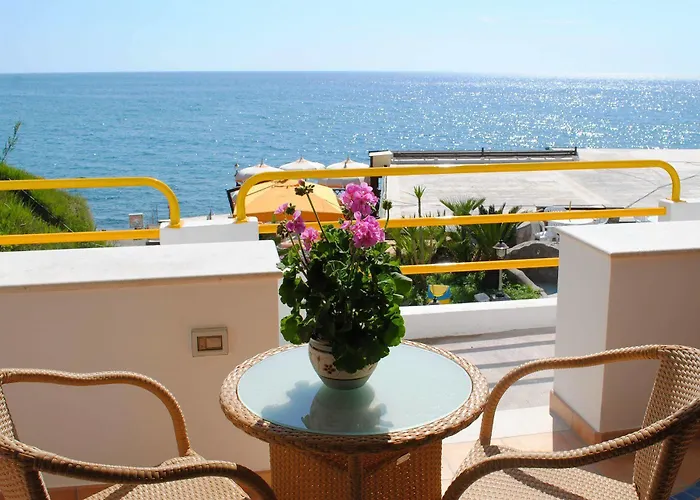 Szálloda Cava Dell'isola 3*