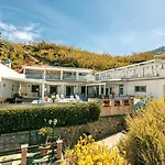 Cava Dell'isola 3*