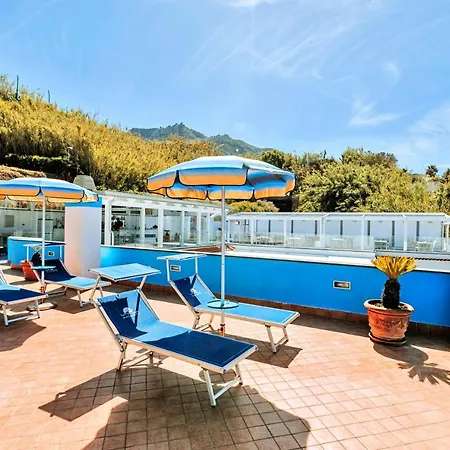 Cava Dell'isola ホテル 3*